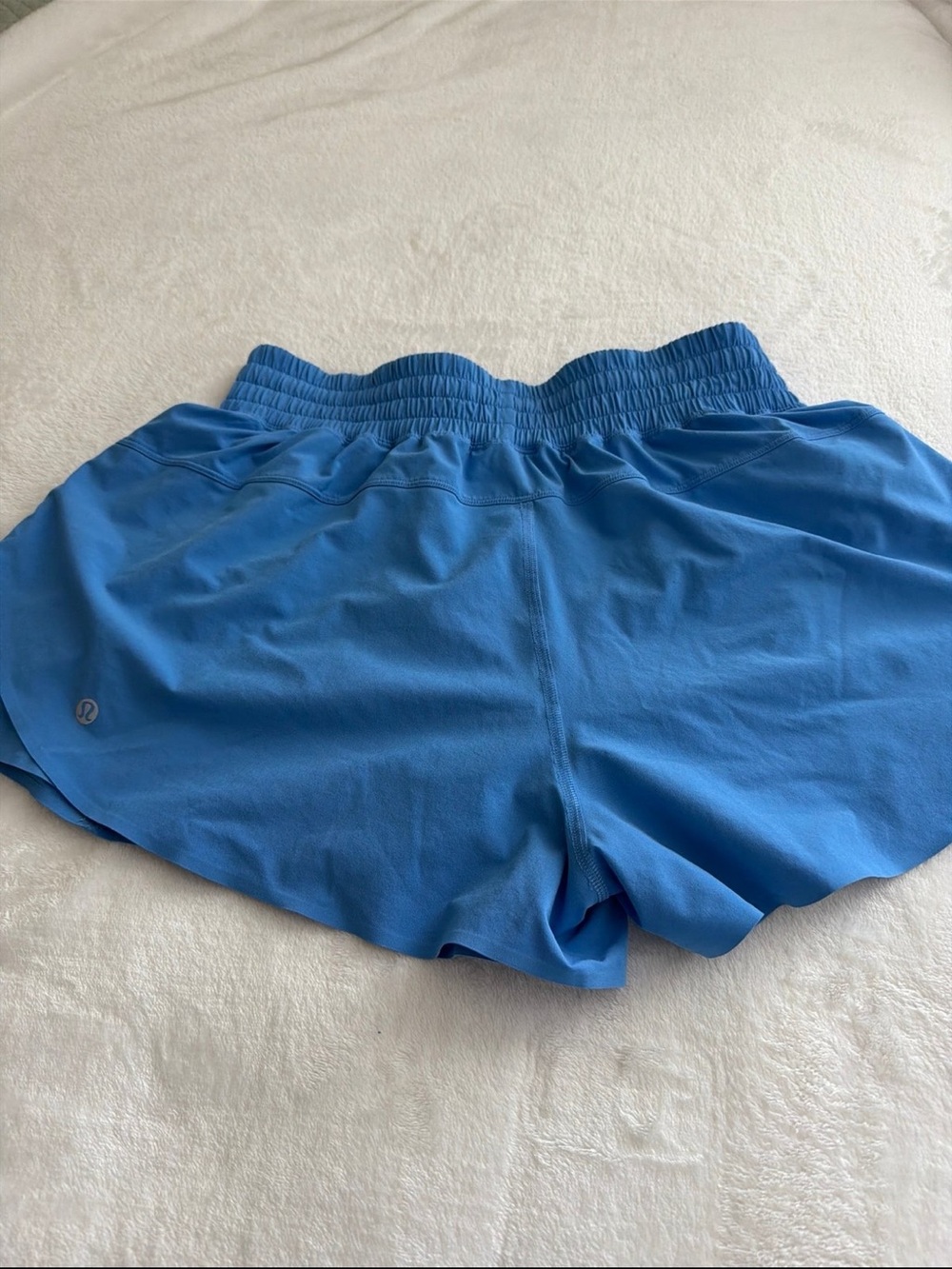 Lululemon Hotty Hot Lululemon Shorts size M - Picture 2 of 6